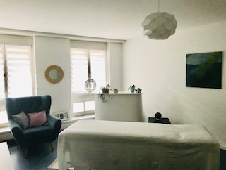 Massagepraxis an der Münzgasse 2 in Winterthur mit Massageliege